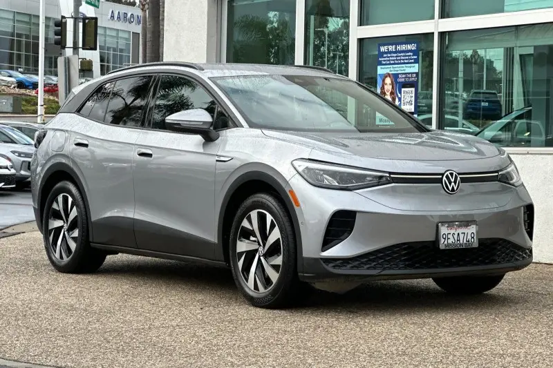 Vehicle Image 2