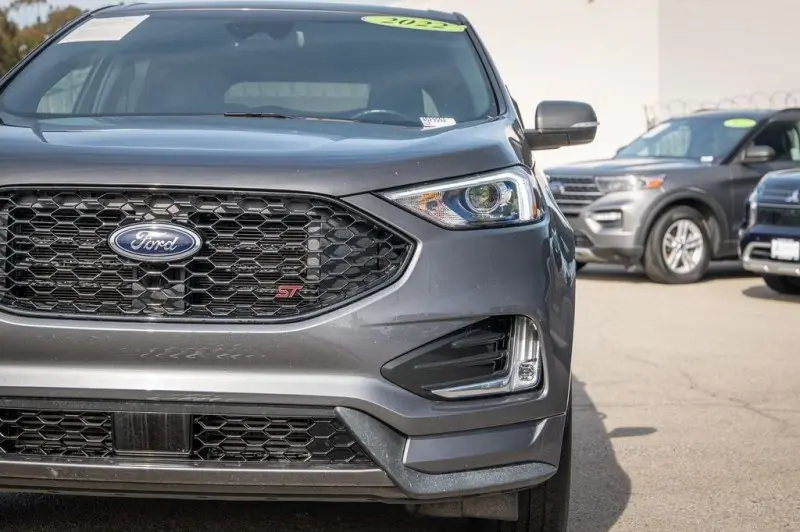 2022 Ford Edge ST AWD photo 3