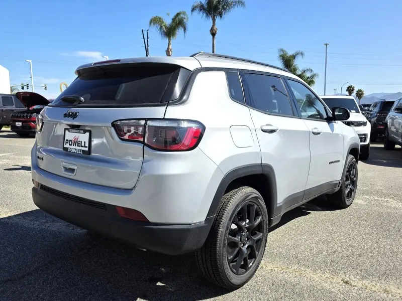 2025 Jeep Compass Latitude 4X4 photo 5