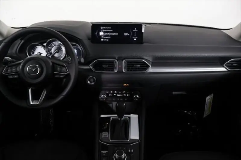 2025 Mazda CX-5 S Preferred package Auto AWD photo 4