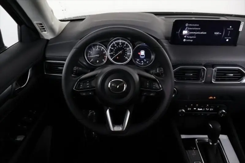 2025 Mazda CX-5 S Preferred package Auto AWD photo 3