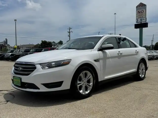 2018 Ford Taurus SEL FWD's photo