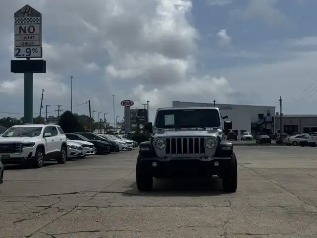 2020 Jeep Wrangler Sport S's photo
