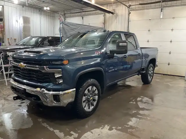 2026 Chevrolet Silverado HD LT 4WD Crew Cab Standard Box SRW's photo
