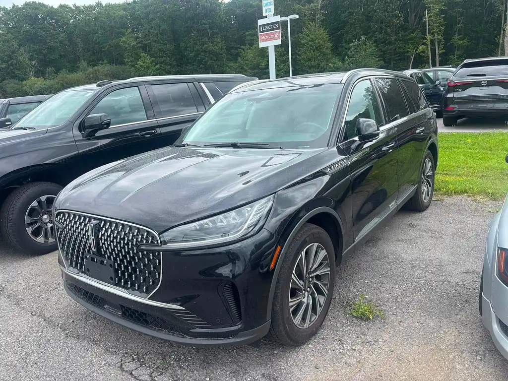 2025 Lincoln Aviator Livery AWD's photo