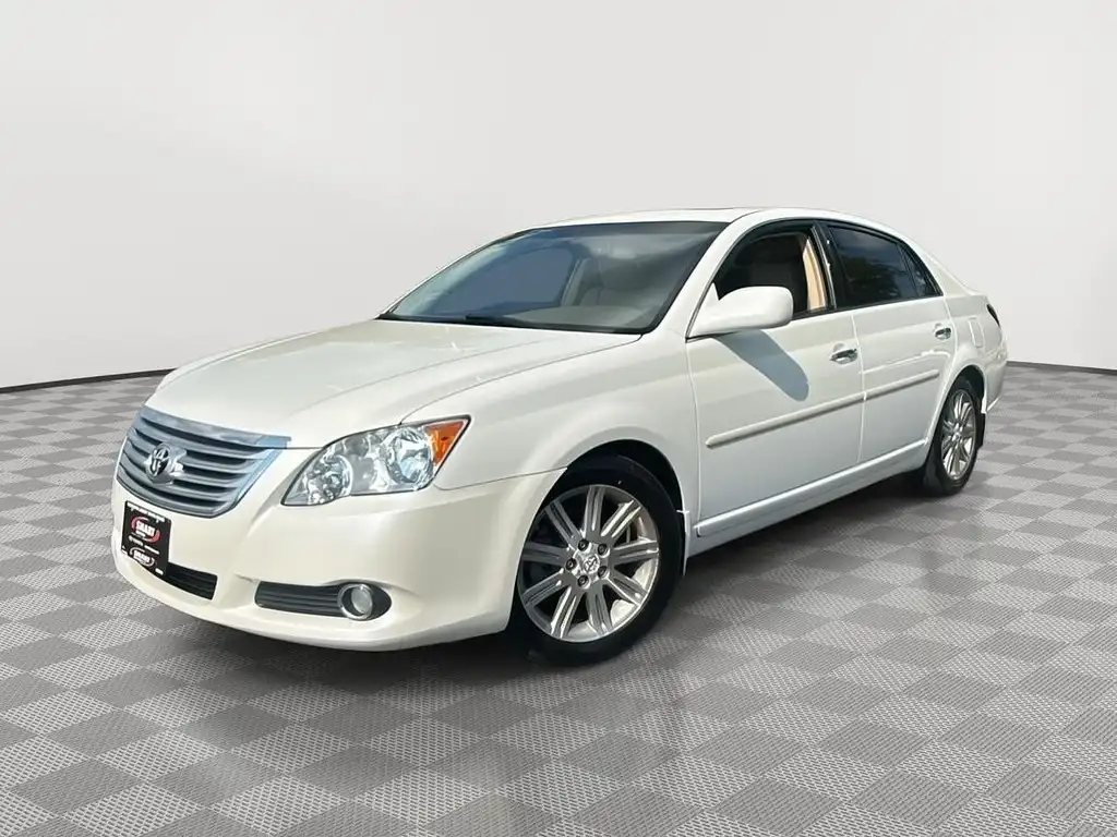 2010 Toyota Avalon Limited's photo