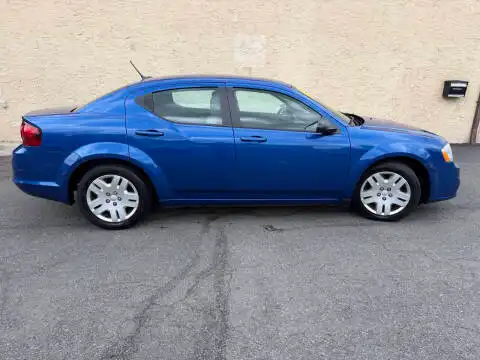 2014 Dodge Avenger SE's photo
