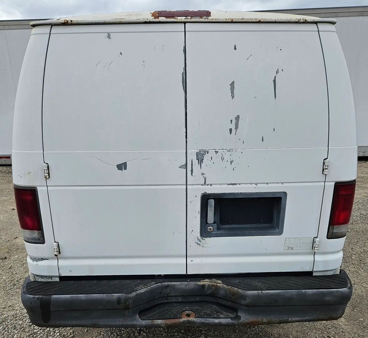 2002 Ford E-Series E-250 Van photo 3