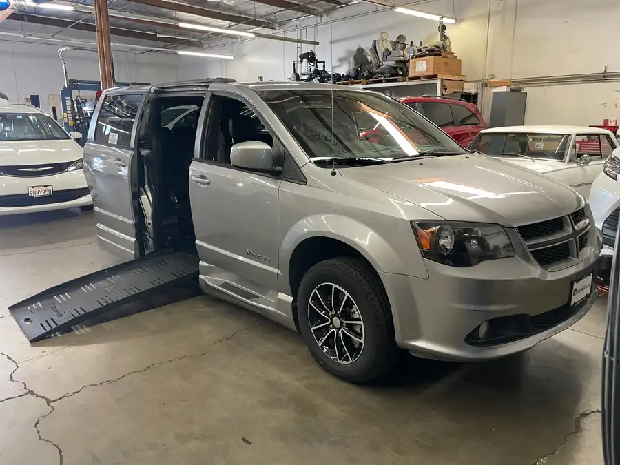2018 Dodge Grand Caravan GT's photo