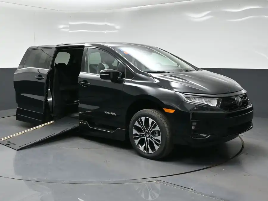2026 Honda Odyssey Elite's photo