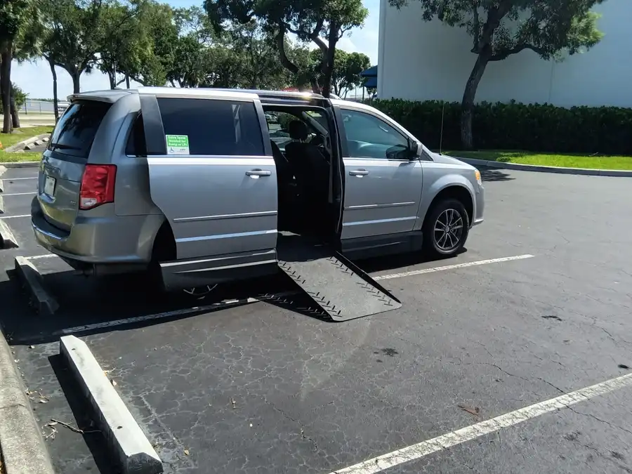 2017 Dodge Grand Caravan SXT's photo
