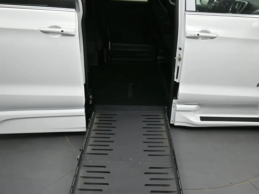 2026 Chrysler Pacifica Select photo 5