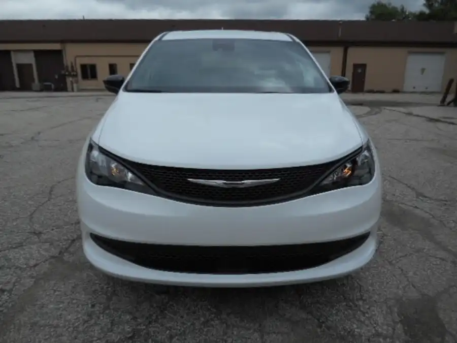 2026 Chrysler Voyager LX's photo