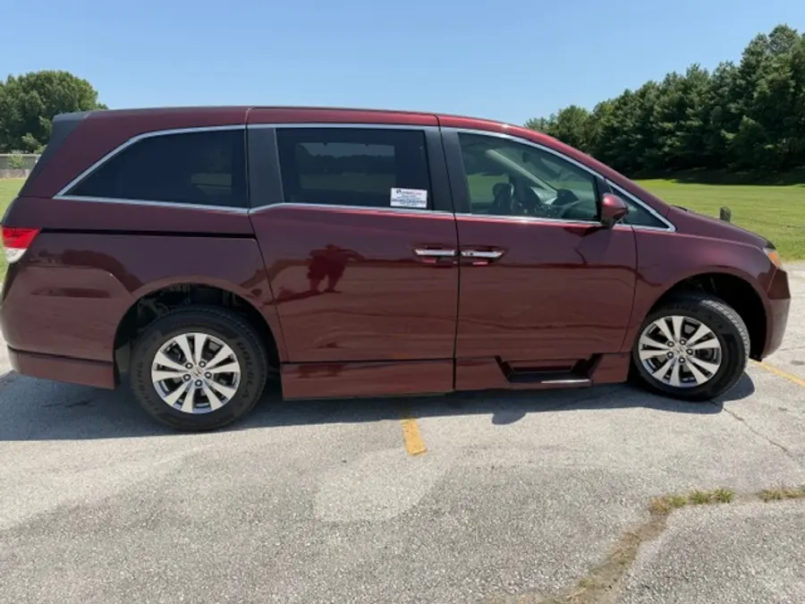 2016 Honda Odyssey EX-L photo 4