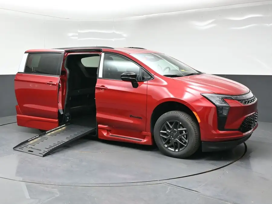 2027 Chrysler Pacifica Select photo 1