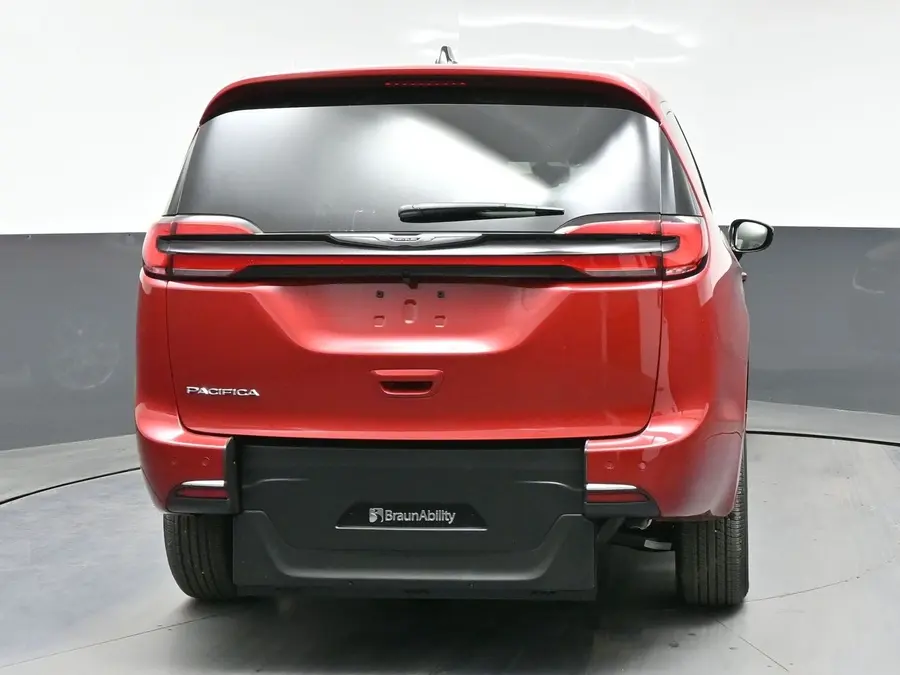 2026 Chrysler Pacifica Select photo 3
