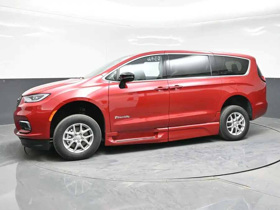 2026 Chrysler Pacifica Select photo 5