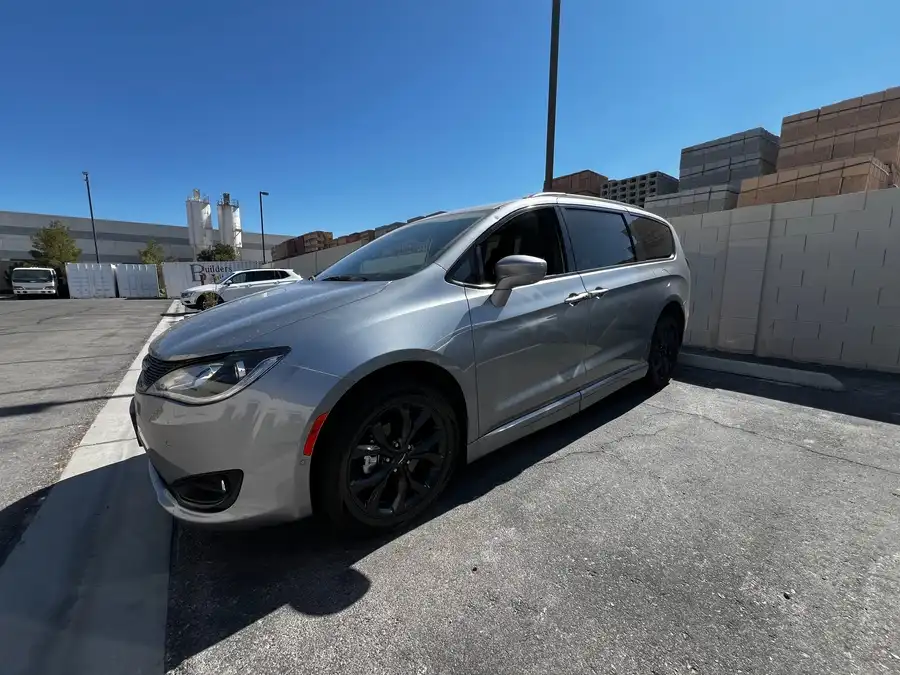2019 Chrysler Pacifica Touring L Plus's photo