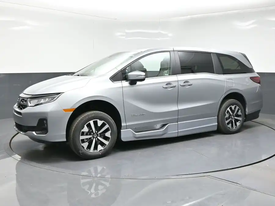 2026 Honda Odyssey EX-L's photo
