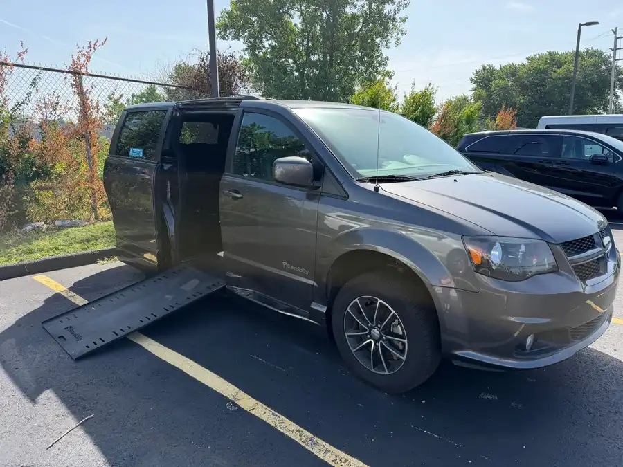 2019 Dodge Grand Caravan GT (Fleet)'s photo