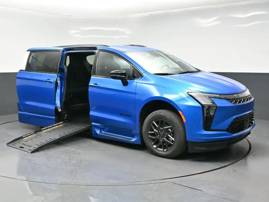 2027 Chrysler Pacifica Select's photo