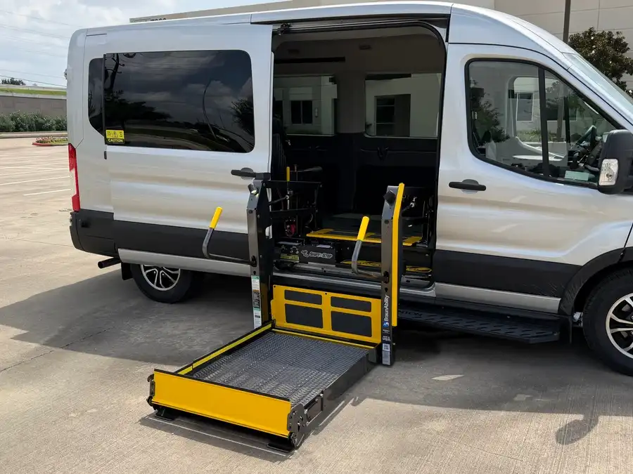 2024 Ford Transit 350 XLT Med Roof Sliding Pass. 148's photo