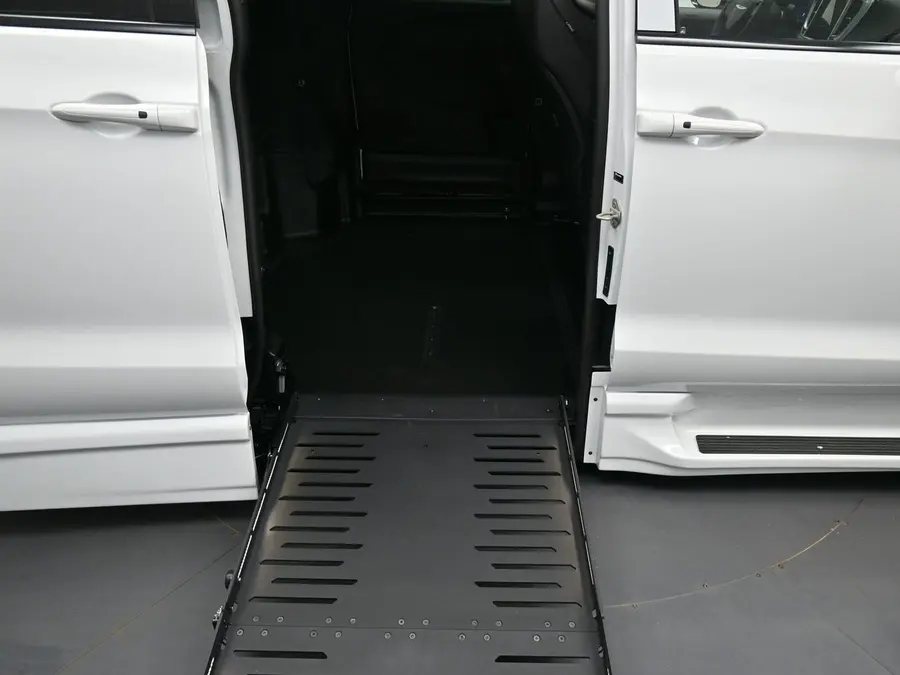 2026 Chrysler Pacifica Select photo 5