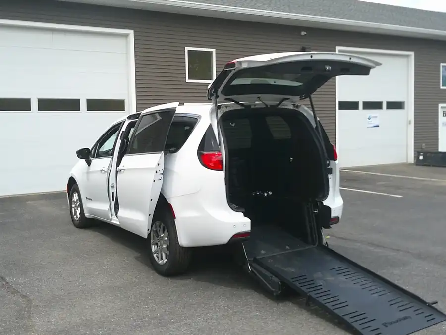 2026 Chrysler Voyager LX's photo