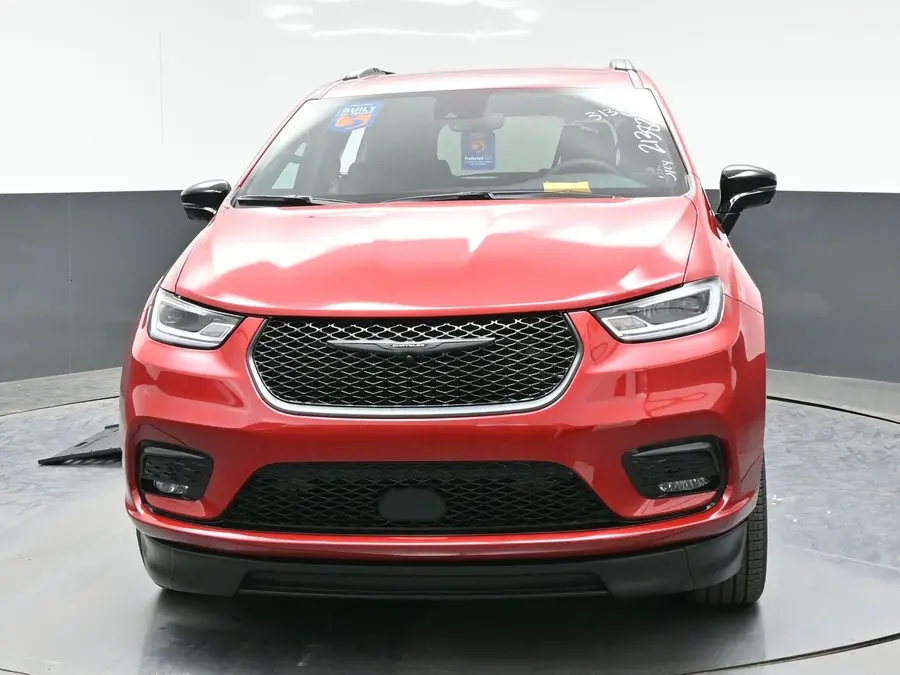 2026 Chrysler Pacifica Select photo 3