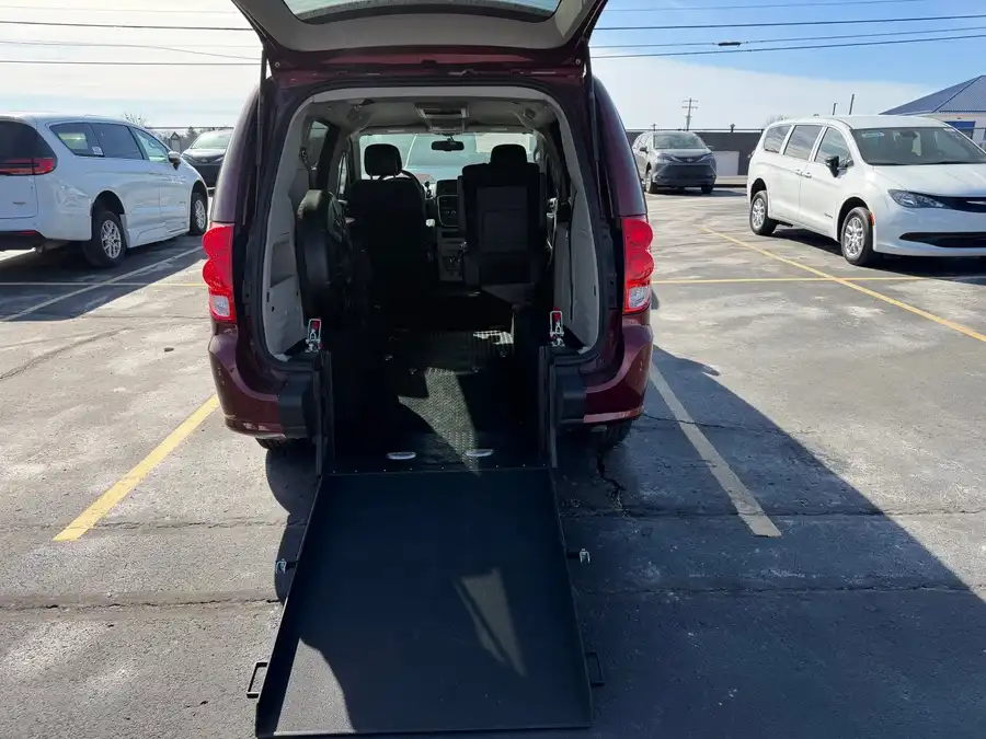 2017 Dodge Grand Caravan SE's photo