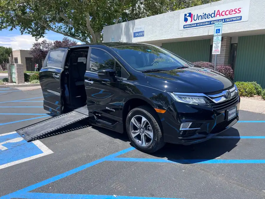 2019 Honda Odyssey Touring's photo