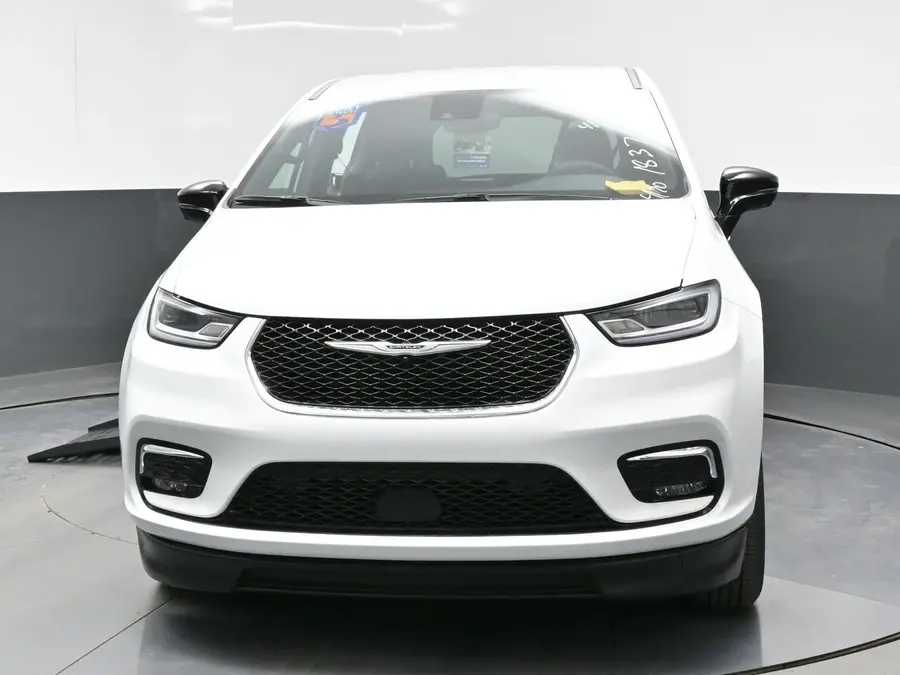 2026 Chrysler Pacifica Select photo 4