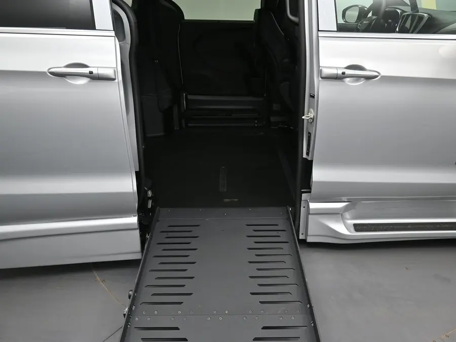 2026 Chrysler Pacifica Select photo 5