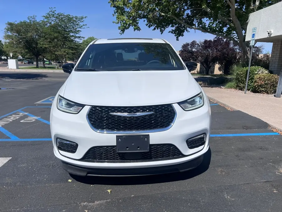 2025 Chrysler Pacifica Select photo 5