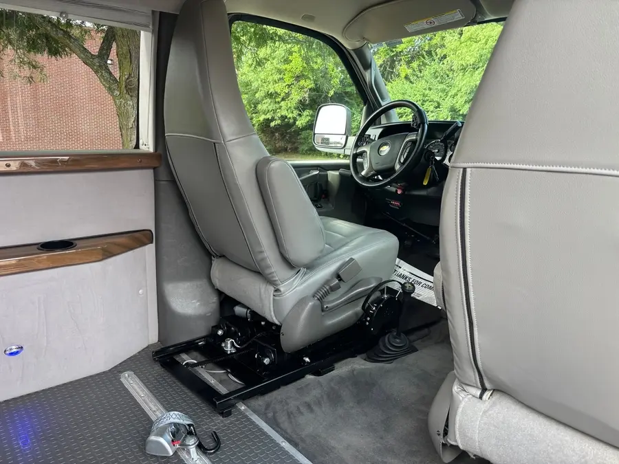 2019 Chevrolet Express 3500 LS Extended photo 5