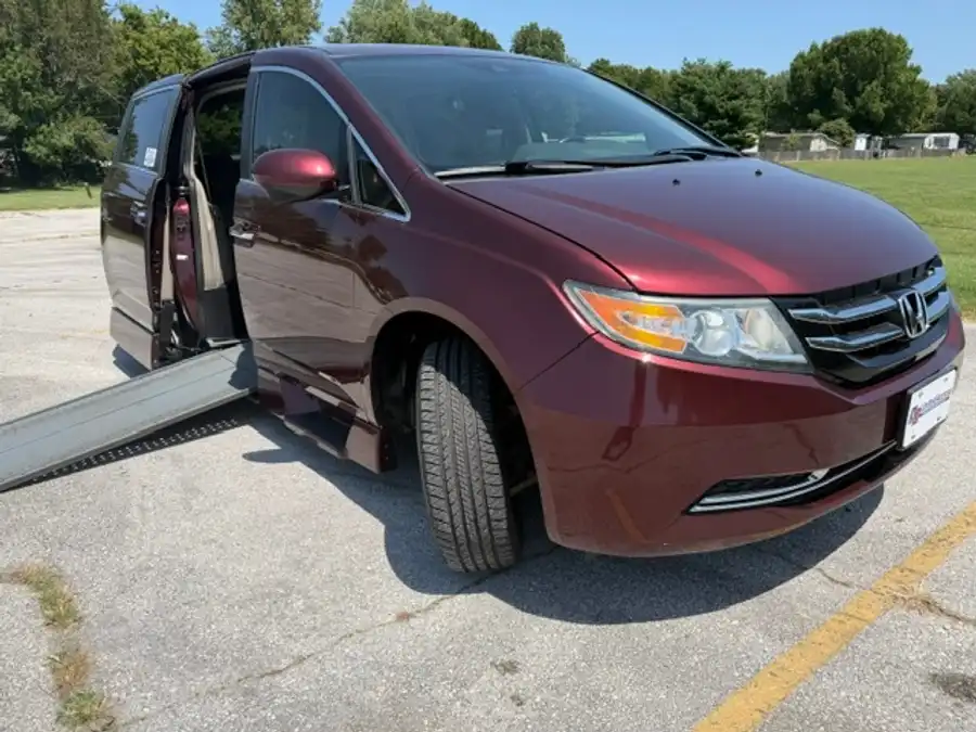 2016 Honda Odyssey EX-L's photo