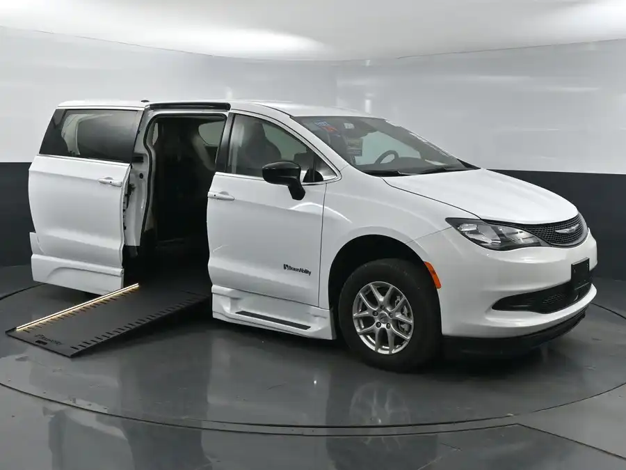 2024 Chrysler Voyager LX's photo