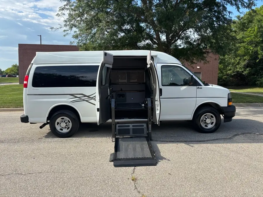2019 Chevrolet Express 3500 LS Extended photo 1