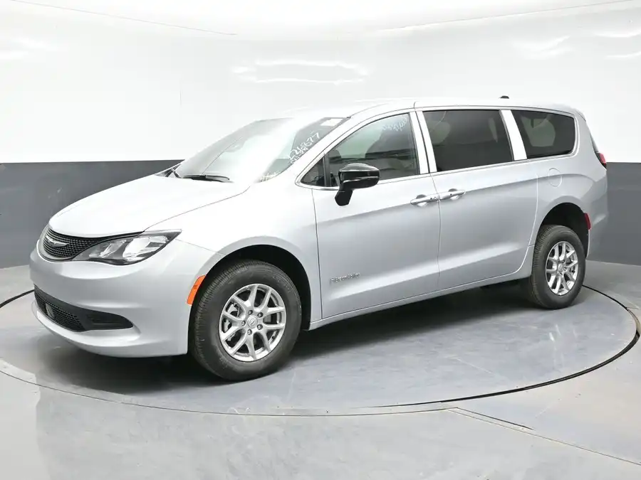 2026 Chrysler Voyager LX's photo