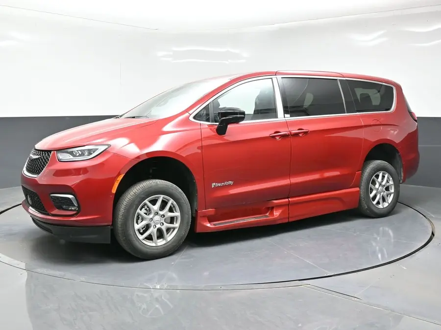 2026 Chrysler Pacifica Select photo 4