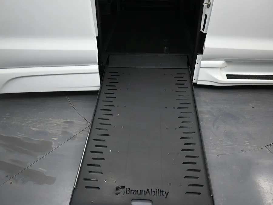 2025 Chrysler Pacifica Select photo 5