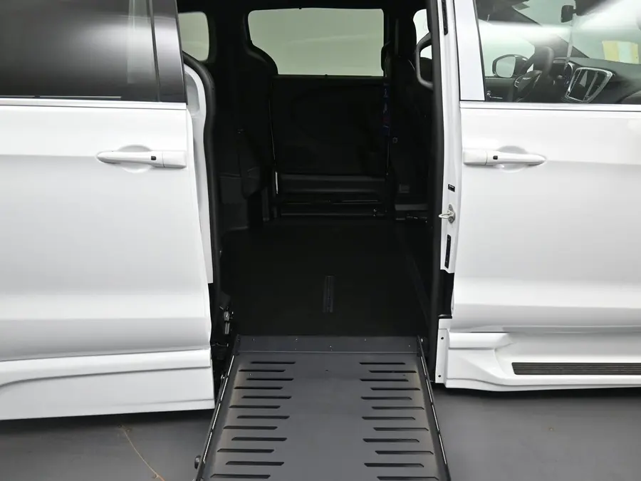 2026 Chrysler Pacifica Select photo 3