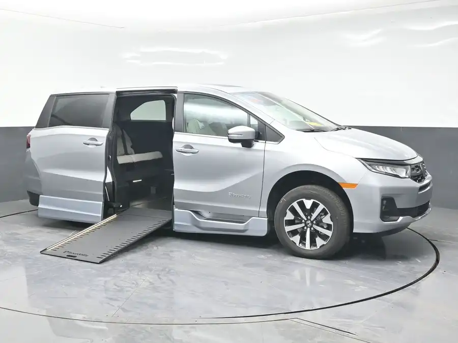 2026 Honda Odyssey EX-L's photo