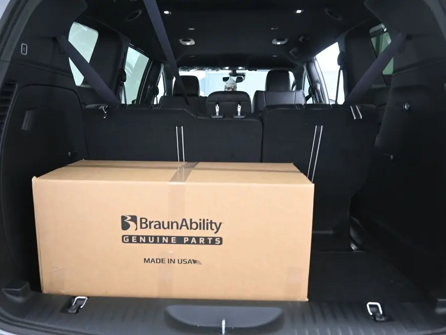 2026 Chrysler Pacifica Select photo 4
