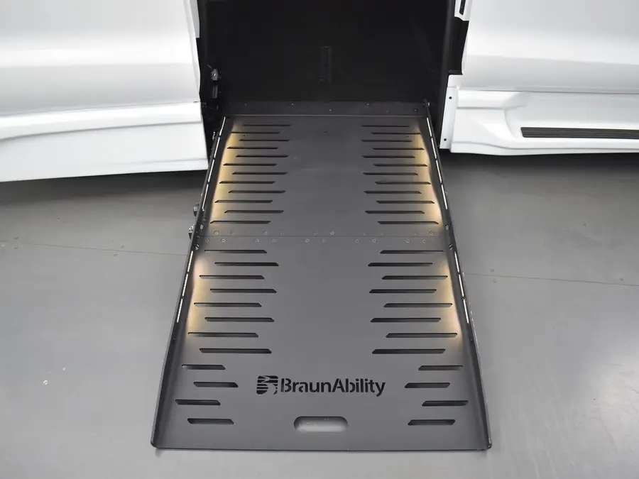 2025 Chrysler Pacifica Select photo 3