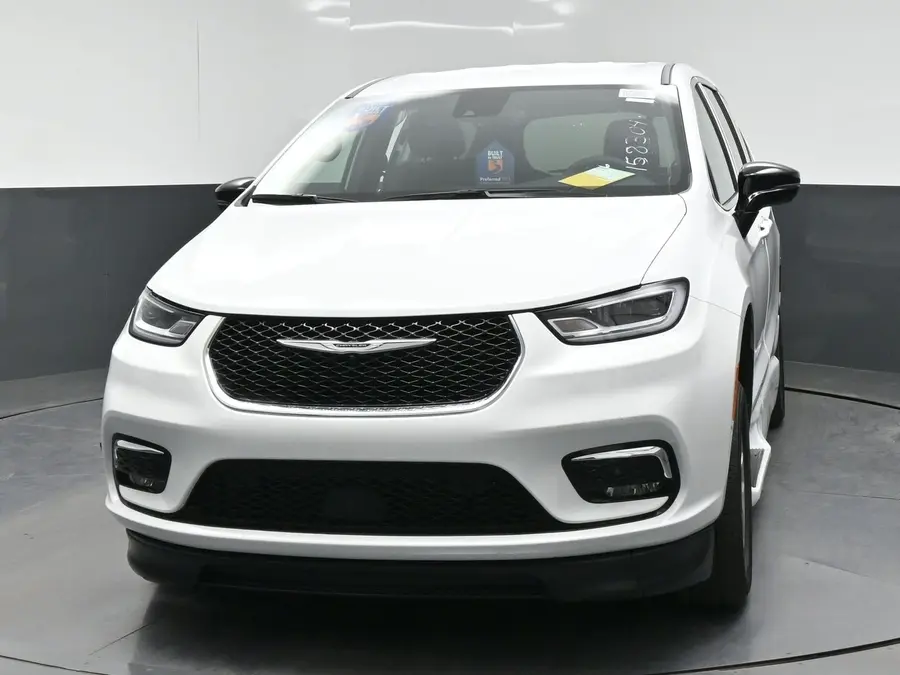 2026 Chrysler Pacifica Select photo 4