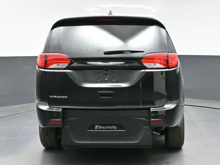 2026 Chrysler Voyager LX's photo