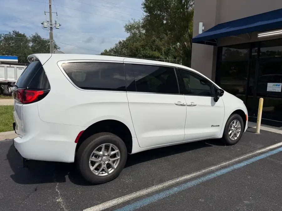 2026 Chrysler Voyager LX's photo