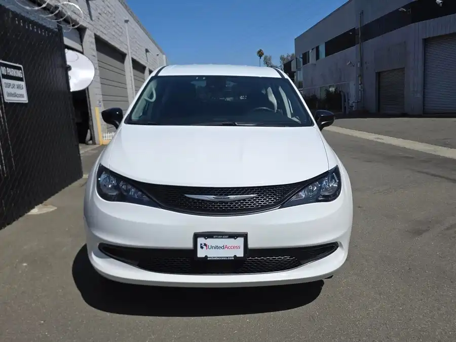 2024 Chrysler Voyager LX's photo