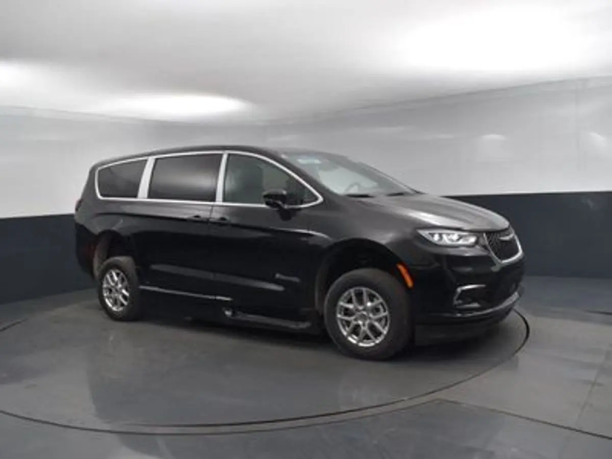 2025 Chrysler Pacifica Select photo 5